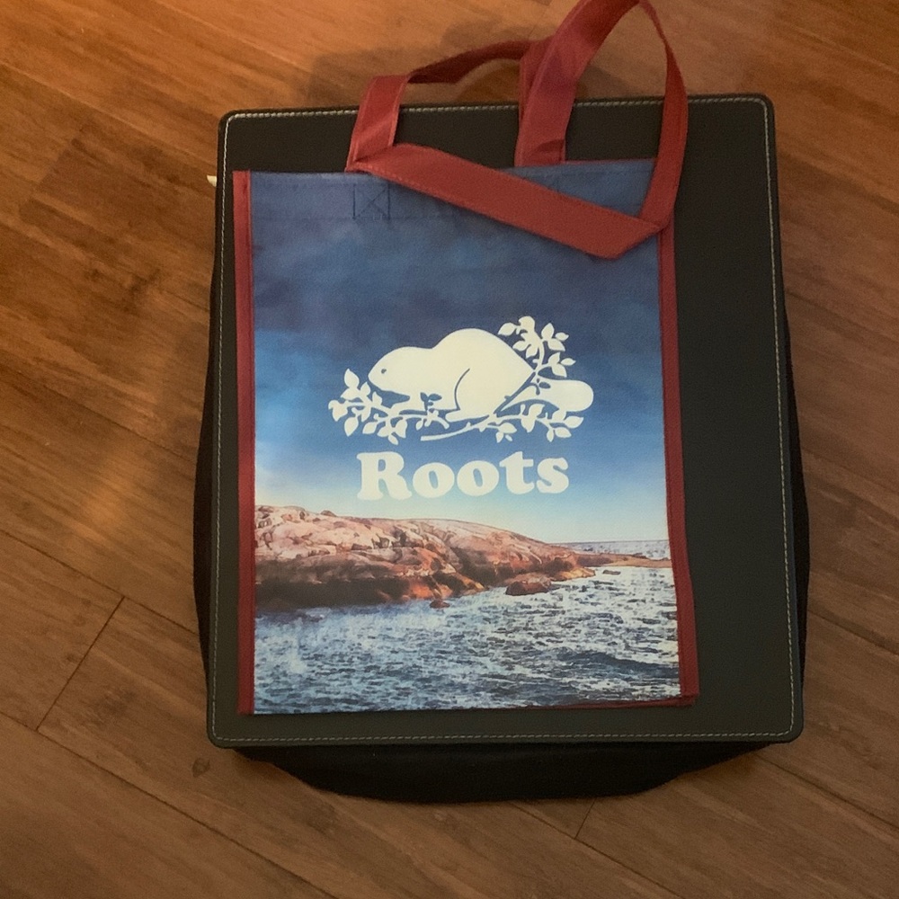 Roots Red and Blue Scenic Tote Bag